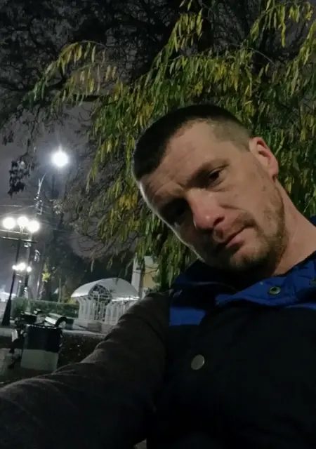 Я Aleksey, 44 років, знайомлюсь без зобов'язань у Чернігові