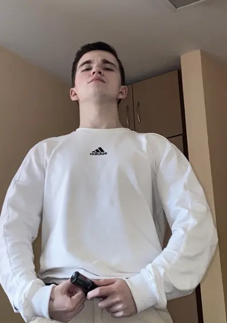 Я Дмитрий, 20, знакомлюсь на одну ночь в Пинске