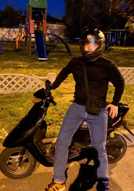 Женя з Харкова, мені 21 років, познайомлюсь для вірт