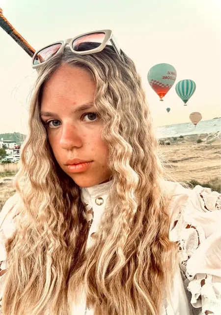 Полина из Таллина, ищу на сайте дружбу