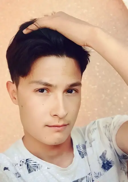 Я Azizbek, 27, знакомлюсь для открытые отношения в Энсхеде