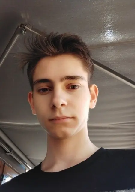 Богдан з Житомира, шукаю на сайті приємне проведення часу