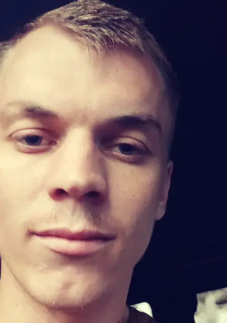 Я Misha, 26 років з Житомира, шукаю знайомства на одну ніч