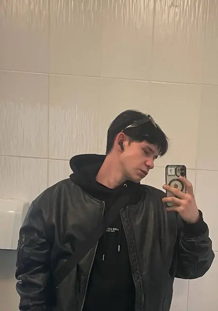 Я Sasha, 20, из Франкфурта-на-майне, ищу знакомство для постоянных отношений