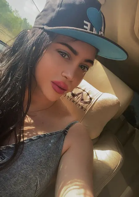 Lilit из Еревана, мне 24, познакомлюсь на одну ночь