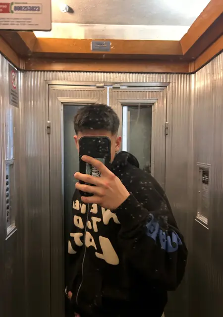 Я Alexandro, 19, из Турина, ищу знакомства без обязательств