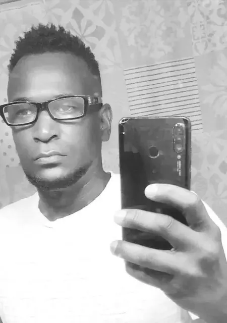 Fabrice из Лиссабона, мне 19, познакомлюсь