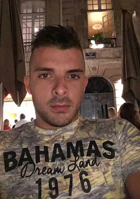 Jonathan из Парижа, мне 28, познакомлюсь