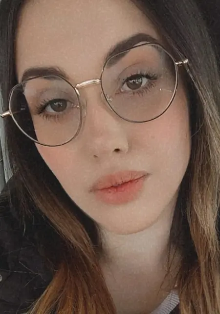 Soy Megan Hernández, 26 años, conociéndome para lío de una noche en Granada