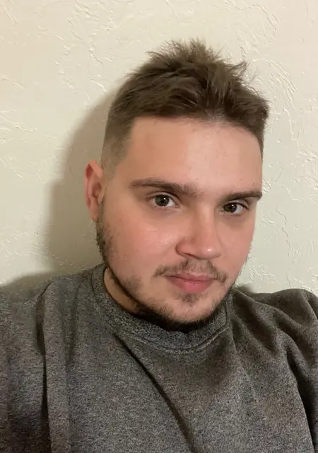 Я Максим, 27 років, знайомлюсь без зобов'язань у Тернополі