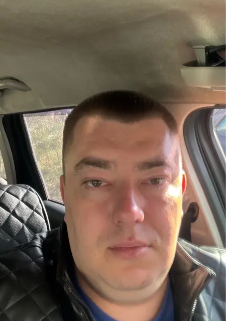 Aleksei из Истли, ищу на сайте общение