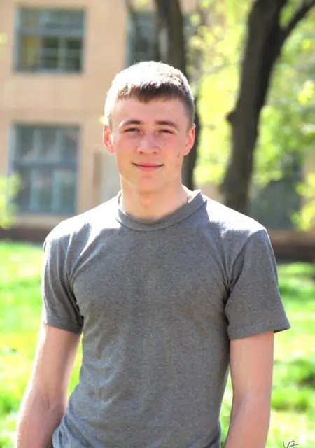 Separ з Донецька, мені 26 років, познайомлюсь на одну ніч