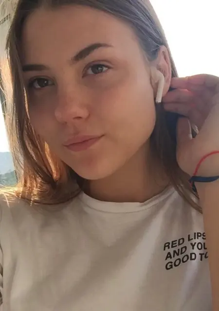 Алина из Риги, мне 23, познакомлюсь без обязательств