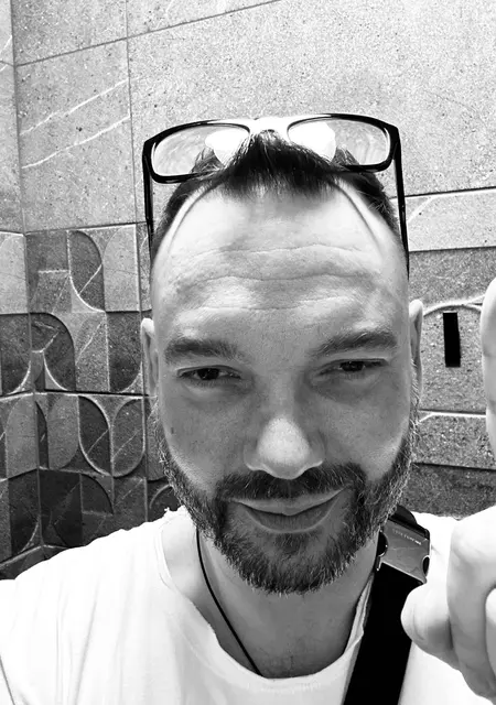 Артем з Ірпінь, шукаю на сайті знайомства на одну ніч