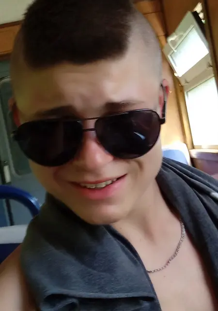 Я Роман, 19 років з Кропивницького, шукаю знайомства на одну ніч