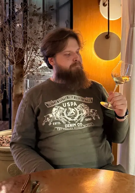 Я Антон, 30, из Анкары, ищу знакомство для приятного времяпровождения