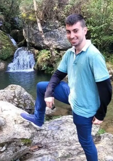 Soy Davidus, 28 años de Zaragoza, busco conocer gente para lío de una noche