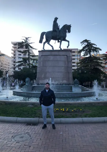 Дмитрий из Логроньо, ищу на сайте открытые отношения