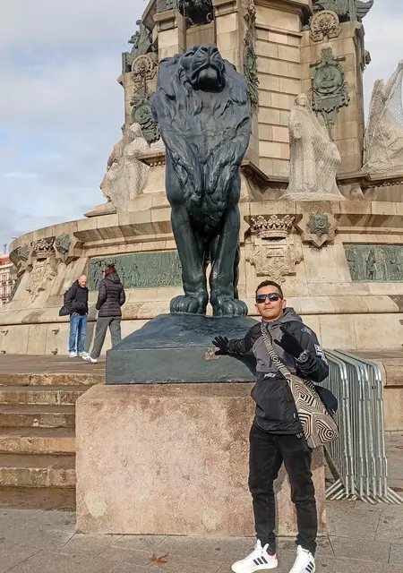 Soy Alexander, 37 años, conociéndome para relación sin ataduras en Barcelona