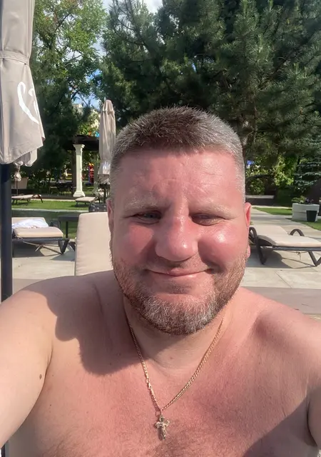 Я Bogdan, 30 років, знайомлюсь для відкриті стосунки у Харкові