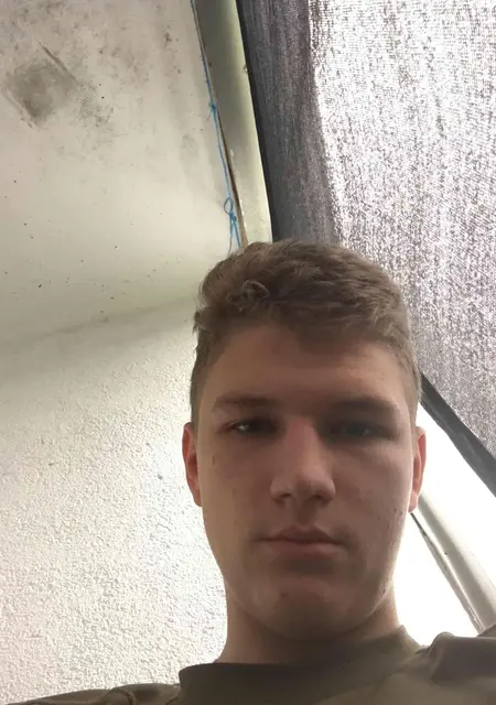 Я Mikola, 19, из Мёнхенгладбов, ищу знакомство для постоянных отношений