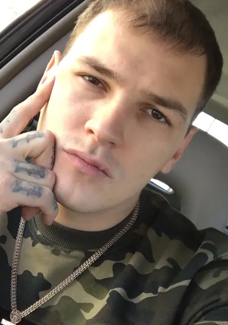 Роман из Озерска, ищу на сайте знакомства на одну ночь