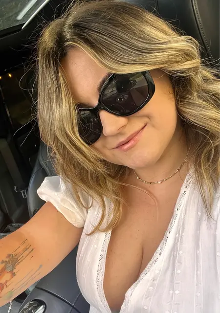 Soy Adelina, 30 años, conociéndome para chatear en Ibiza