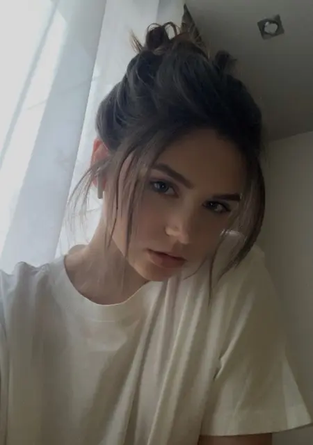 Ксения из Афин, мне 24, познакомлюсь для дружбы