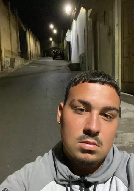 Aythami de Las Palmas de Gran Canaria, busco en el sitio lío de una noche