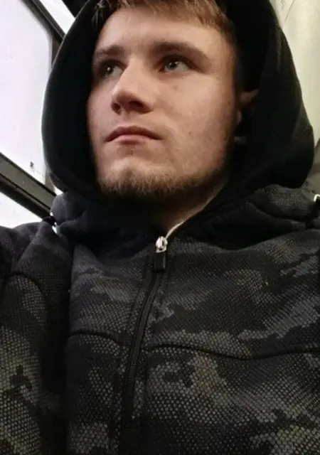 Никита из Могилёва, мне 18, познакомлюсь для постоянных отношений