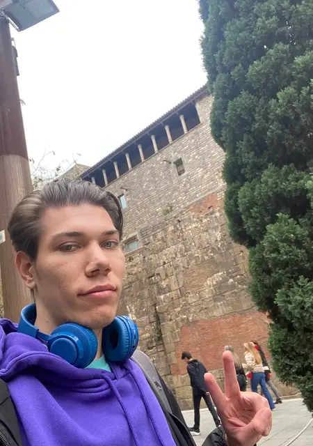 Soy Nikit, 23 años, conociéndome para pasatiempo agradable en Barcelona