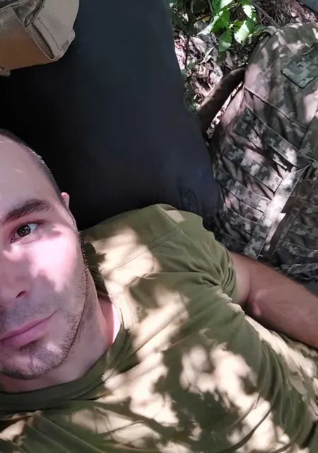 Я Александр, 30 років з Кривого Рогу, шукаю знайомства на одну ніч