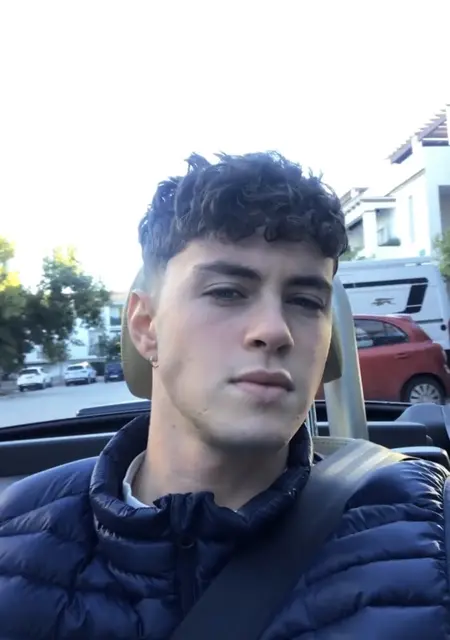 Я Alvaronvrro, 22, из Кольменар-Вьехо, ищу знакомство для приятного времяпровождения