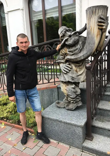 Я Сергей, 40 років з Одеси, шукаю знайомства на одну ніч