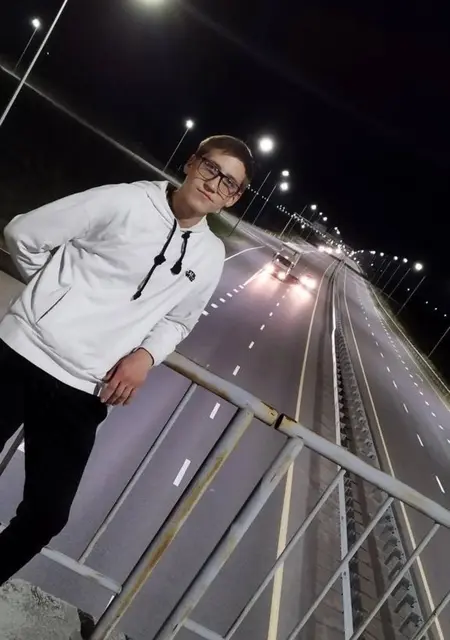 Даня из Темиртау, мне 21, познакомлюсь на одну ночь
