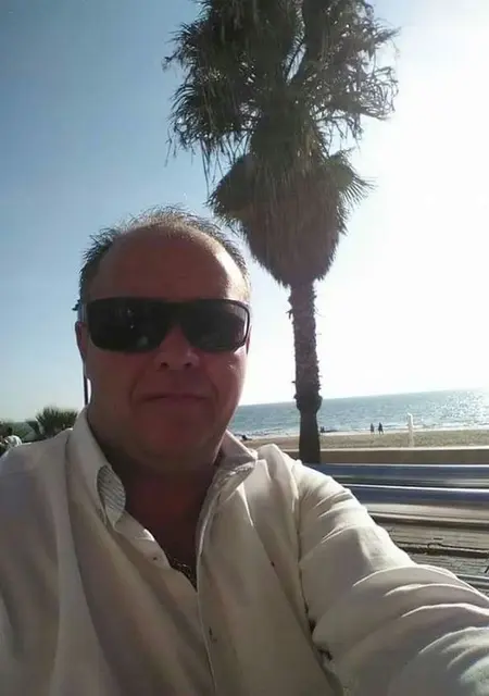 Curro de Madrid, tengo 45 años, listo para conocer