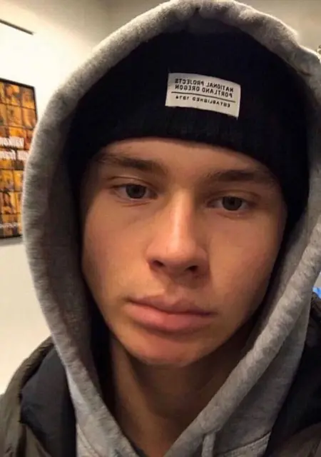 Linus из Стокгольма, мне 21, познакомлюсь