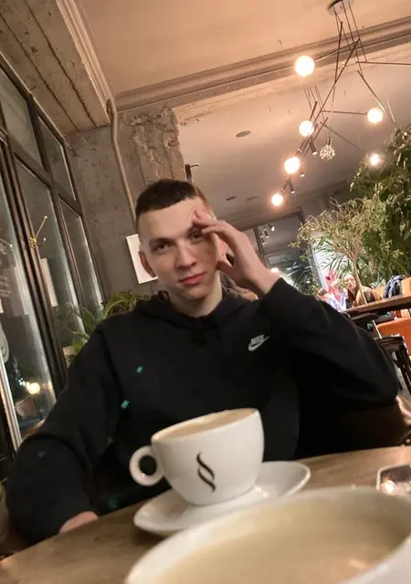 Паша из Бреста, мне 24, познакомлюсь на одну ночь