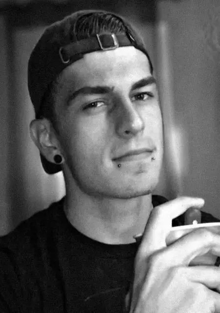 Я Gabriel, 24, из Парижа, ищу знакомство