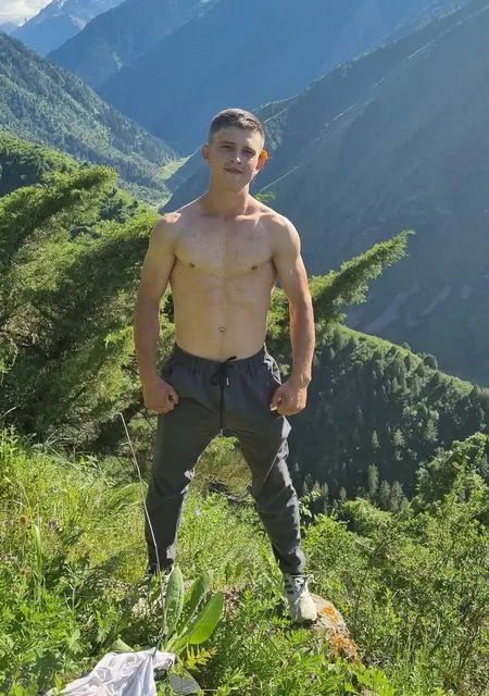 Тимур из Варшавы, ищу на сайте знакомства на одну ночь