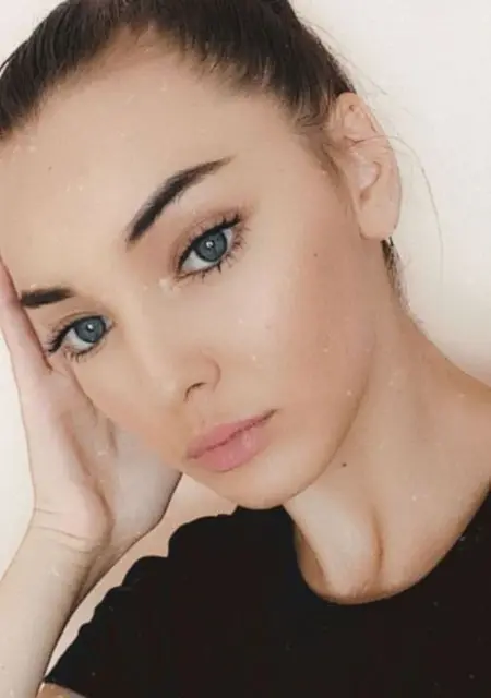 Я Maria Denisa, 19, из Бухареста, ищу знакомство