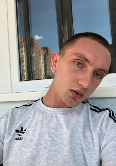 Я Дмитро, 27 років, знайомлюсь на одну ніч у Вінниці