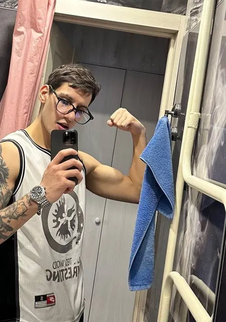Я Артем, 25, знакомлюсь для общения в Бразилии