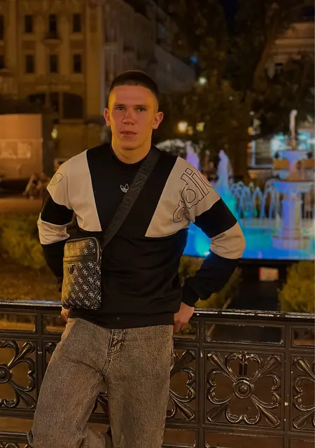 Я Максим, 20, знакомлюсь на одну ночь в Познани