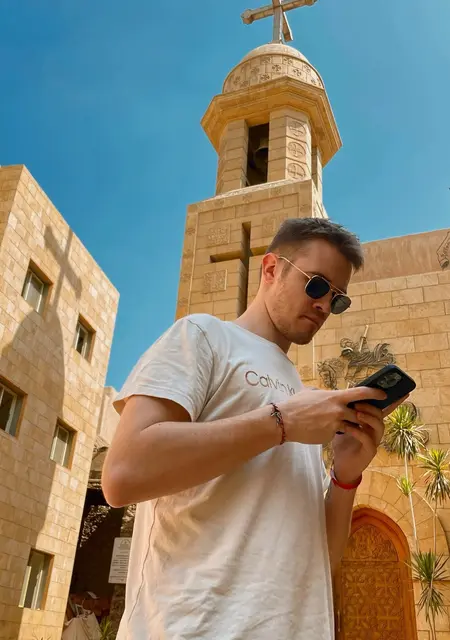 Soy Vladislav, 21 años de Torre Pacheco, busco conocer gente para viaje