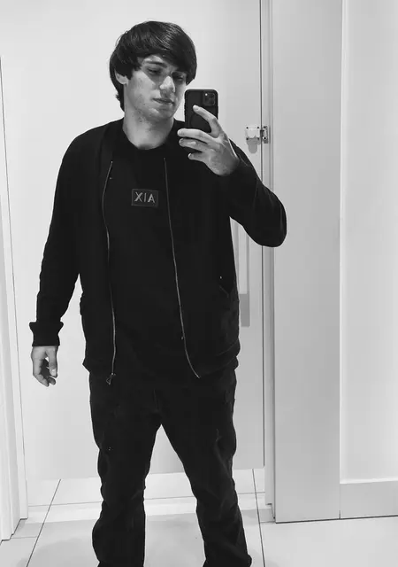 Я Anri, 18, знакомлюсь на одну ночь в Варшаве