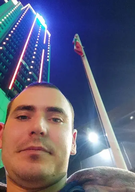Я Aleksey, 34 років, знайомлюсь для приємного проведення часу у Маріуполі
