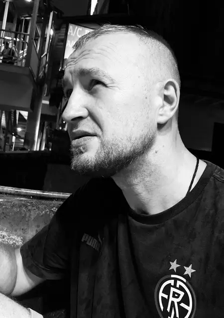 Я Aleksandr, 39, знакомлюсь для постоянных отношений в Мумбаях