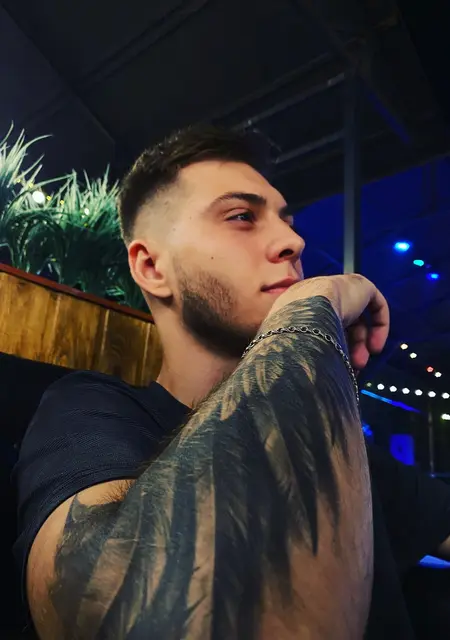 Влад из Актобе, мне 25, познакомлюсь для общения