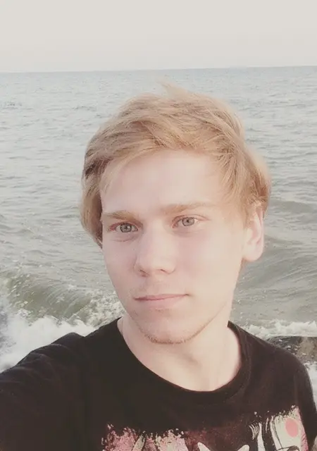 Я Илья, 28 років з Білої Церкви, шукаю знайомства без зобов'язань